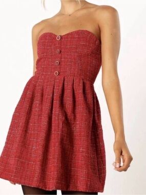 Storia Strapless Tweed Dress in Vibrant Red